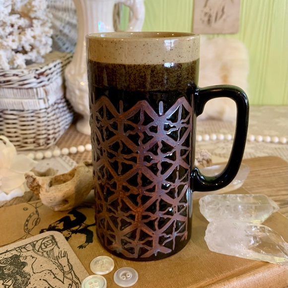 Vintage Tall Pottery Mug ☕️